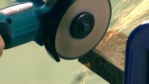 Обзор аккумуляторной угловой шлифмашины Makita DGA 504 RME