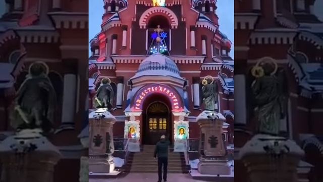 🌃 В Рождественский сочельник мы смотрим в небеса —
🌇Там, в таинстве Вселенной, рождается звезда.
Н