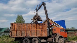 Слом сарая и приборка мусора щипачём.