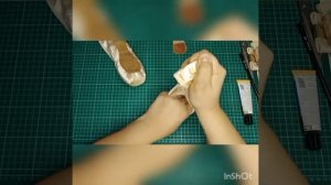 Как приклеить  пятачки))