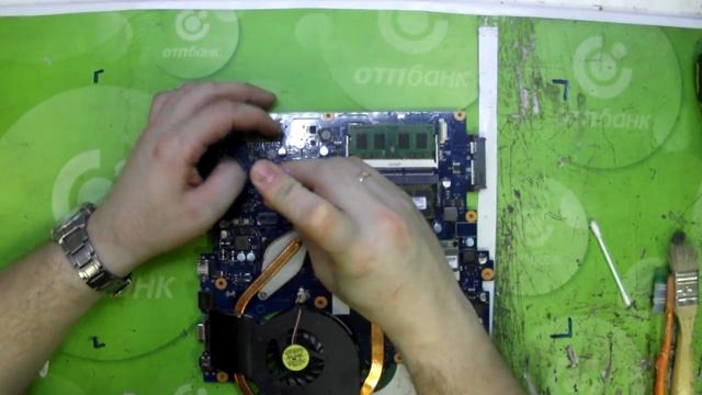 Samsung R730 чистка от пыли и смазка куллера