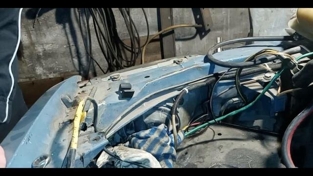 Opel Rekord 2.2i. Пришёл стандартный аккумулятор, запускаем после месяца простоя. смотреть онлайн