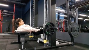 Тренировка на увеличение ягодиц. Топ-5 упражнений для развития ягодиц.