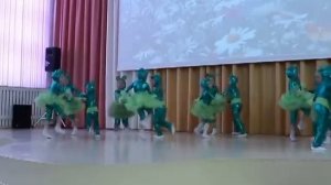 Танец "Лягушачий хор" детский сад №2