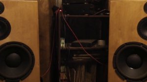 Трехполосная акустика на НОЭМЕ. игра от двух усилителей (НЧ-СЧВЧ) кроссы пассивные. хардрок