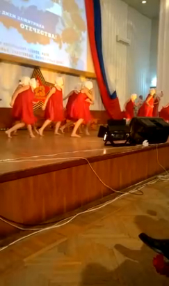 Это не танец пчелки  Это Керчь  20 02 2016 Crimea dancing girls!
