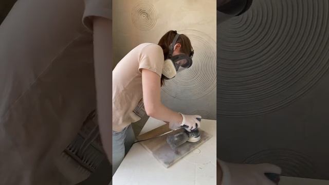 Шлифовка изделий из дерева и эпоксидной смолы. Подписывайся на artlab.deco в соц.сетях смотреть онлайн