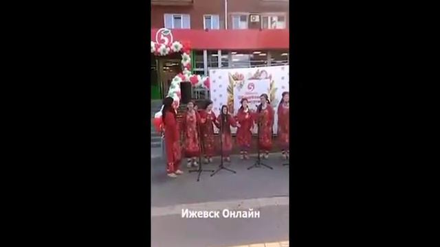 Падения декораций на звезд шоу бизнеса смотреть онлайн