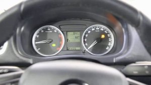SKODA ROOMSTER 2007 г. (шкода румстер) панель приборов момент запуска двигателя