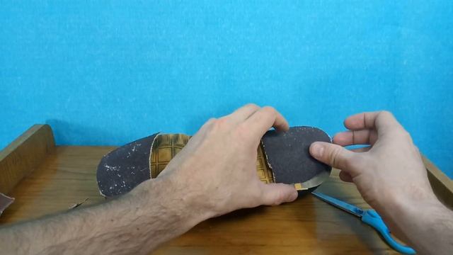 КАК СДЕЛАТЬ НЕСКОЛЬЗКУЮ ОБУВЬ / ЧТОБЫ ПОДОШВА НЕ СКОЛЬЗИЛА ВСЮ ЗИМУ