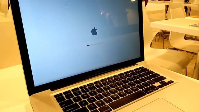 Macbook Pro i7 2.2Ghz 16GB RAM  SSHD 1TB first Booting