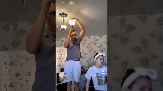 МУЖА УДАРИЛА ТОКОМ смотреть онлайн