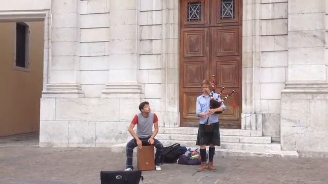 Шотландцы зажигают во Франции .