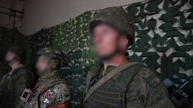 Командующий войсками ЮВО генерал-полковник Сергей Кузовлев вручил госнаграды военнослужащим округа