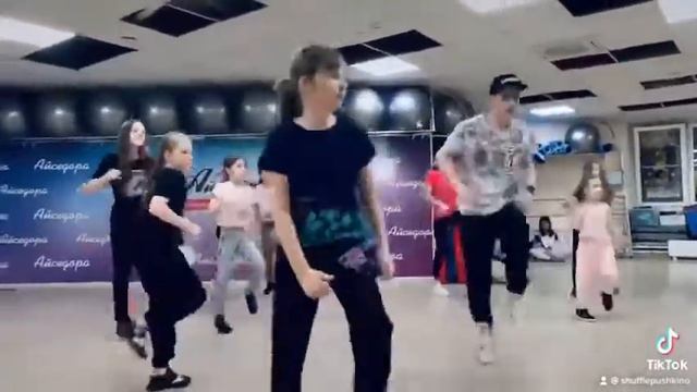 Научу танцевать Шаффл смотреть онлайн