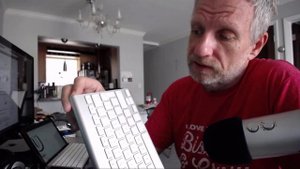 Pairing an Apple Keyboard with Windows 10