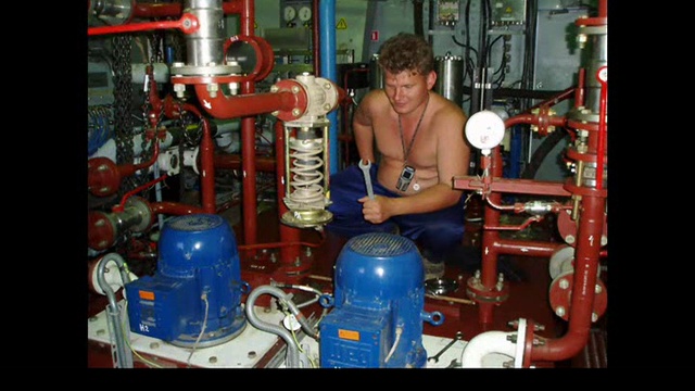 МужикиСсубтитрами