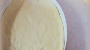 Пирог из слоеного теста с грушами