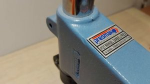 Пресс для установки фурнитуры.