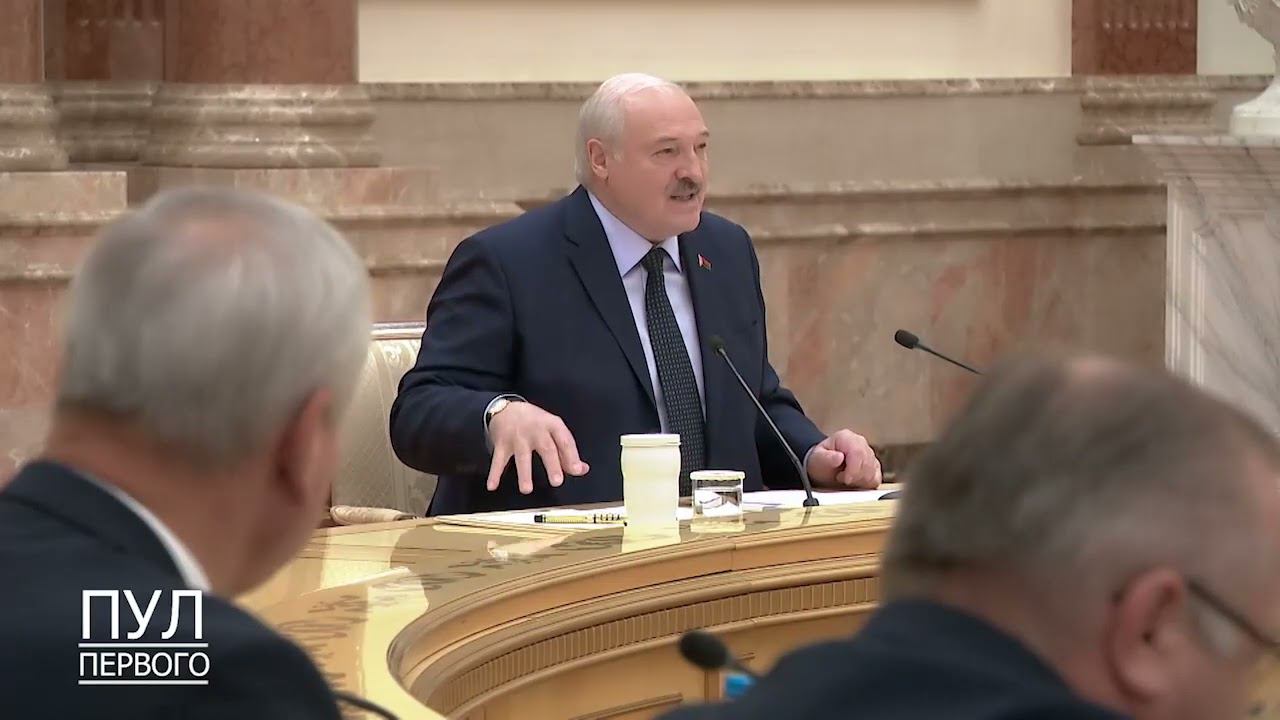 Александр Лукашенко об учебниках. К их качеству по-прежнему есть вопросы