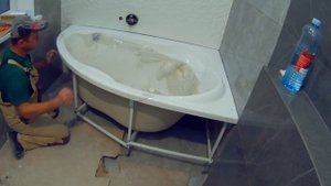Примыкание акриловой ванной и три д плитки .