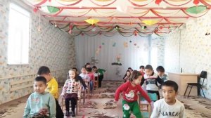 Музыкально-ритмическая игра "Займи стульчик"