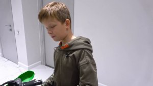 Испачкал весь Дом.  Что за ФИГНЯ? МОТОЦИКЛ В ДОМЕ. БРОС ШОУ.