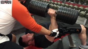 ЖИМ ЛЁЖА ГАНТЕЛЕЙ ПО 70 КГ