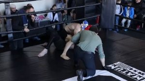 ММА - штангист против бойца,жесткая заруба