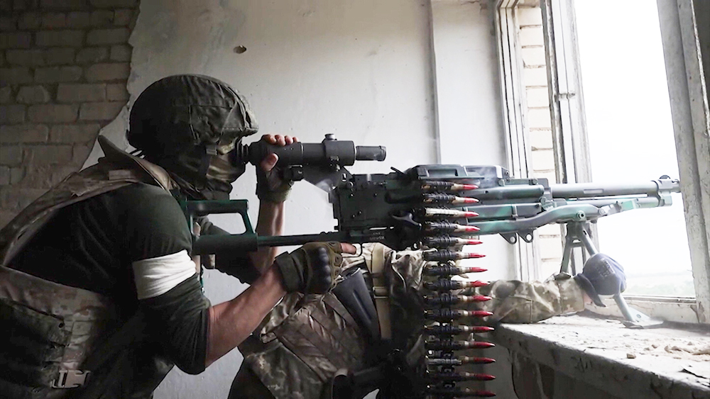 Артиллерийские подразделения ВДВ поразили оборонительные сооружения боевиков / События на ТВЦ