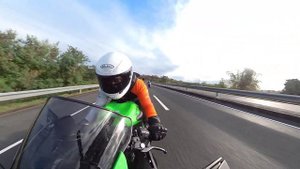 Yamaha R6 2019 vs Kawasaki ZX6R 2023
