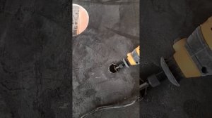 Как сделать отверстие в керамограните болгаркой и гравером