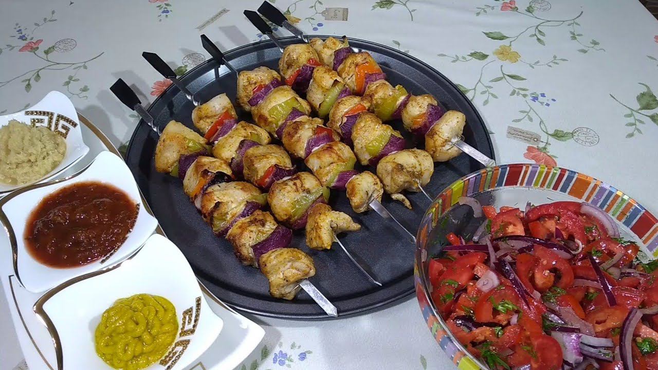 Шашлык из курицы в электро шашлычнице на кухне. Очень удобно!