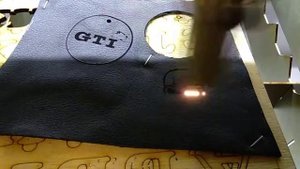 Гравировка по коже лазерным станком