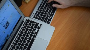 Китайская Беспроводная Клавиатура Zienstar Ultra Slim Bluetooth Keyboard