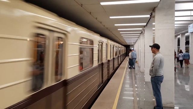 [Парад Поездов 2023] Прибытие 81-717.5А/714.5А на станцию Каширская смотреть онлайн