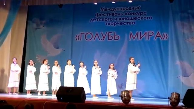 Самодеятельная вокальная группа "MIX" - Во горнице, во светлице смотреть онлайн