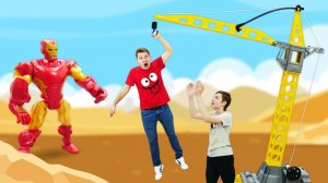 Супергерои в видео шоу – Железный Человек на Стройке! – Прикольные видео игры для мальчиков