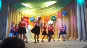 Танец под песню "хуторянка"