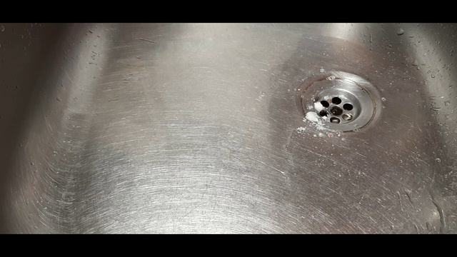 Устранить засор в раковине, ванной за 2 минуты своими руками