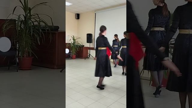 Коллектив санатория " Сосновая роща", попурри,г.Владикавказ смотреть онлайн