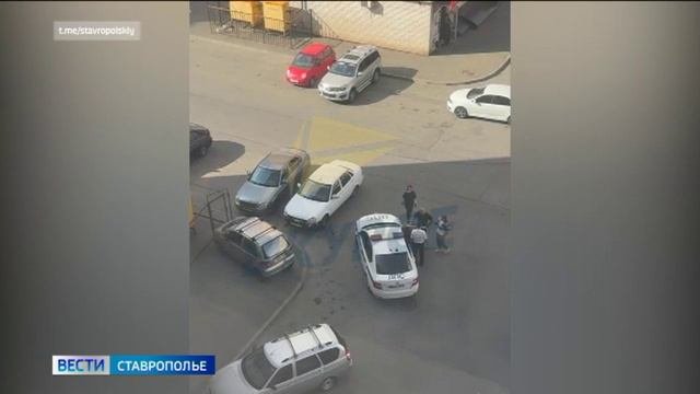 Погоня за нарушителем закончилась аварией во дворе Ставрополя