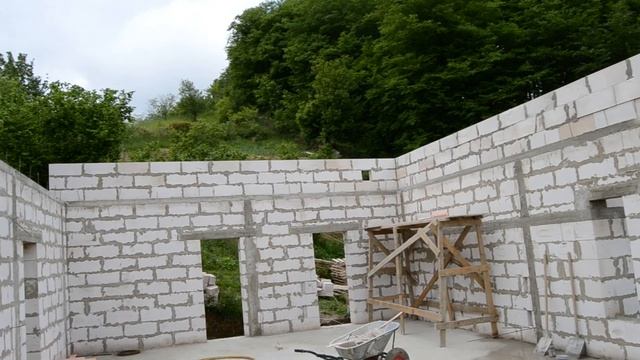 Строим дом из газобетона в сейсмозоне Коробка готова Часть 5 смотреть онлайн