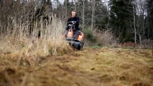 Цеповая косилка для райдеров Husqvarna R 316T / R 316T AWD - установка и работа