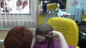 Стрижка челки (и так 2 раза в месяц!!!)