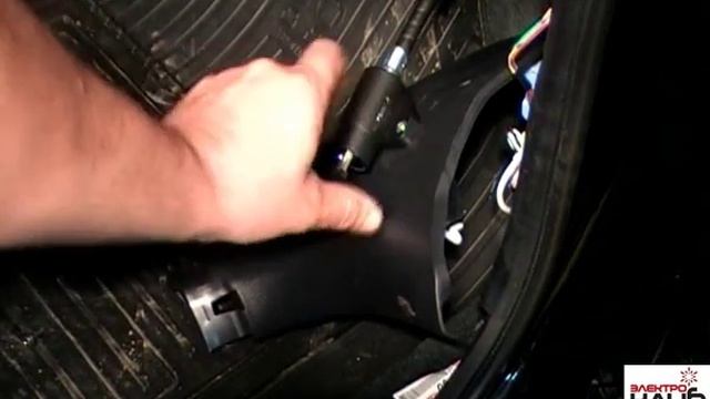 Вскрытие штатного замка капота Toyota Camry в компании Электроклуб смотреть онлайн