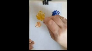 Рисуем цветы с помощью пузырчатой пленки и ватных палочек, легко и просто