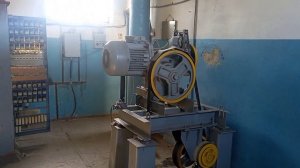 Машинное помещение лифта МЛЗ: электродвигатель с лебёдкой Sicor