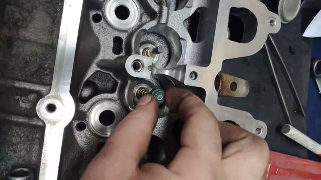 замена МСК k9k 1.5dci / монтаж маслосъёмных колпачков к9к смотреть онлайн