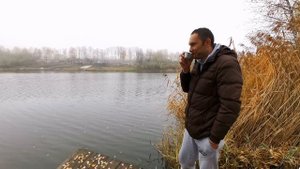 Рыбалка в праздник. Аншлаг по берегу, ловим под прессингом в кустах. Шагаровка. Второе видео.